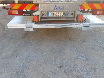 Lavori Di Montaggio Sponde Montacarichi 1